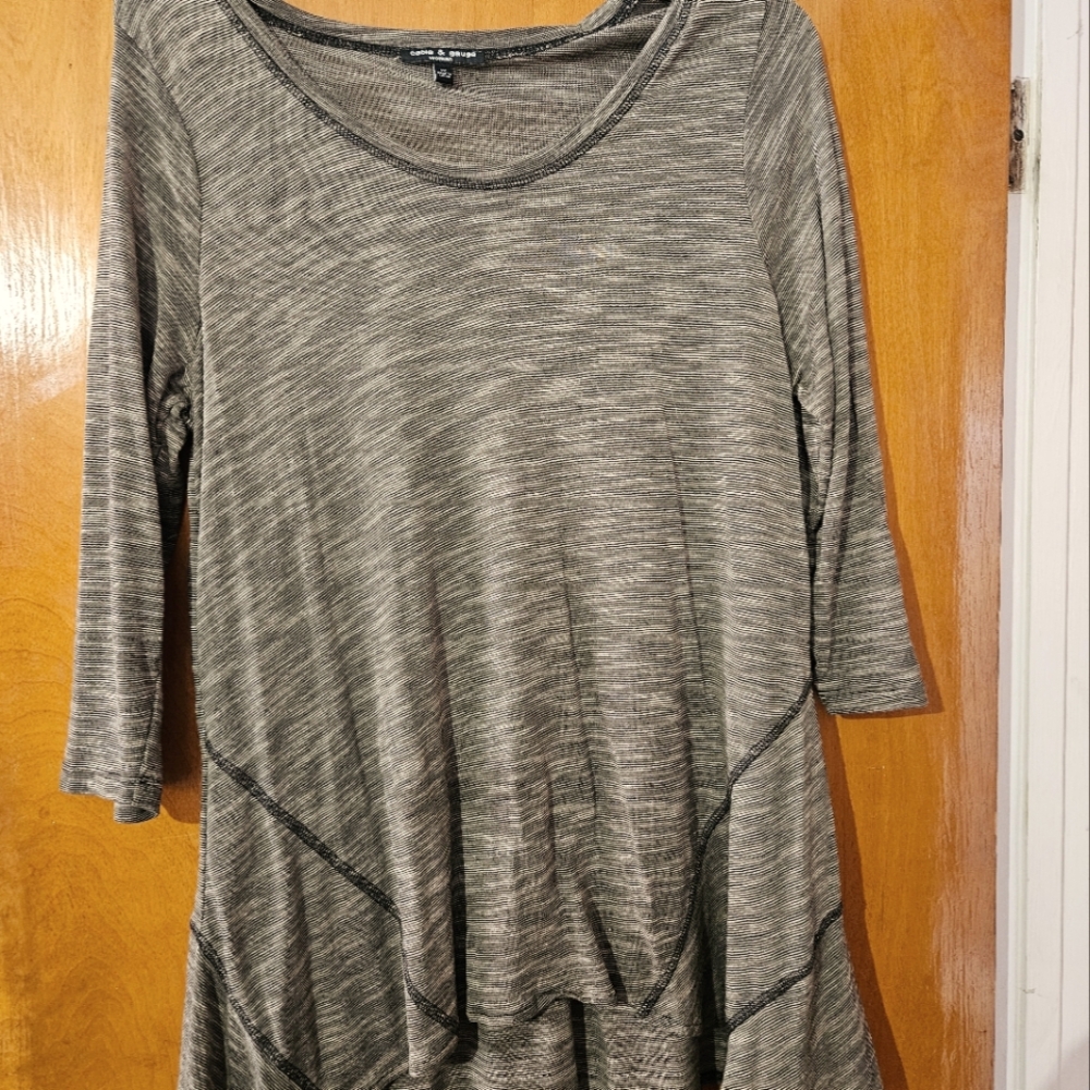 Cable & Gauge Beige Asymmetrical 3/4 Sleeve Tunic